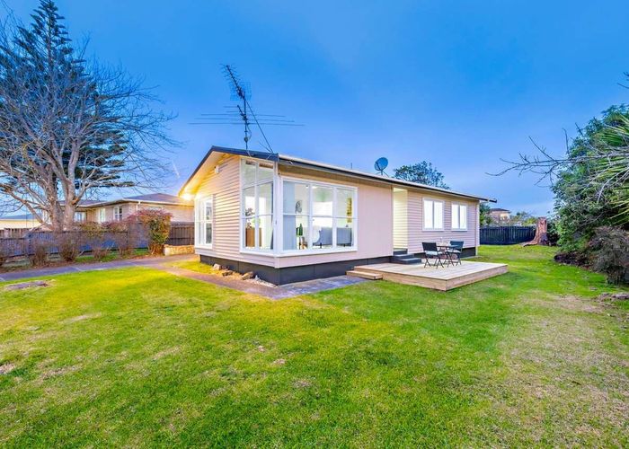  at 8 Harrow Place, Manurewa, Auckland