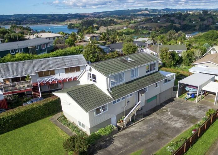  at 99 Sandspit Road, Shelly Park, Auckland