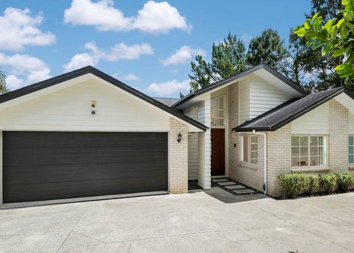  at 15 Namsan Close, Fairview Heights, Auckland