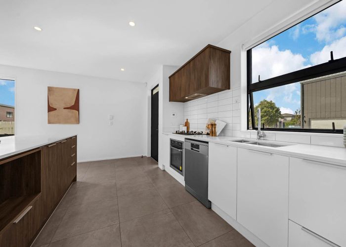  at 16 Paterae Lane, Flat Bush, Manukau City, Auckland