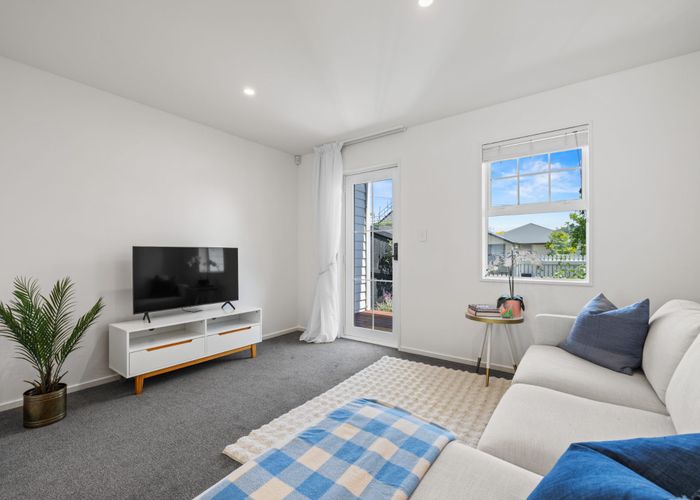  at 2/42 Woodville Street, Edgeware, Christchurch City, Canterbury
