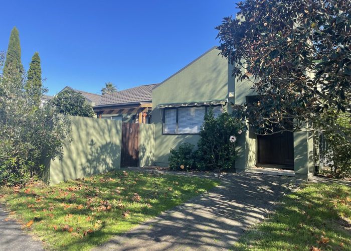  at 3 Puma Drive, Golflands, Manukau City, Auckland