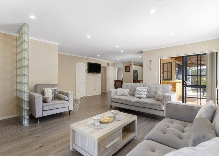  at 3 Harobed Place, Weymouth, Auckland