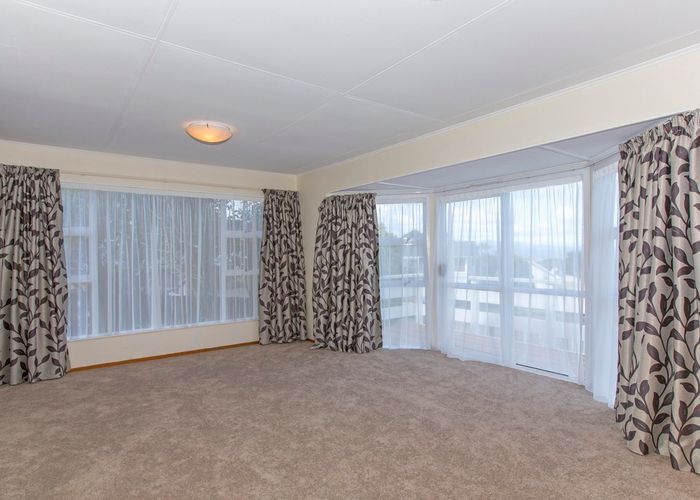  at 4 Wattle Grove, Maungaraki, Lower Hutt