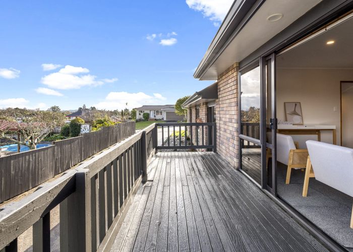  at 53 Lansdowne Crescent, Glenview, Hamilton