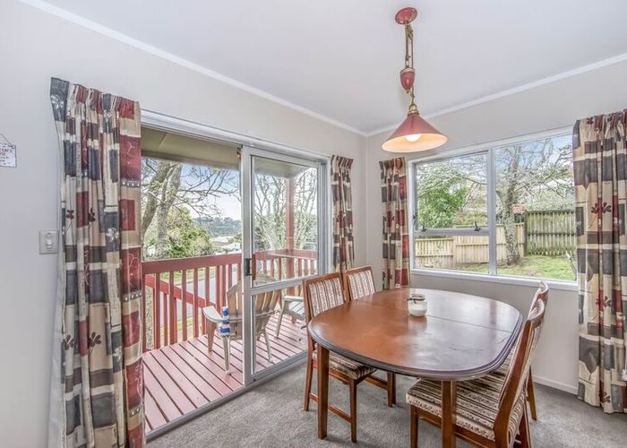  at 2 Houston Place, Bayview, North Shore City, Auckland