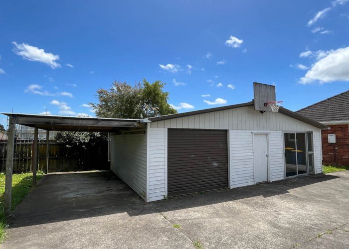  at 9 Valdale Road, Henderson, Waitakere City, Auckland