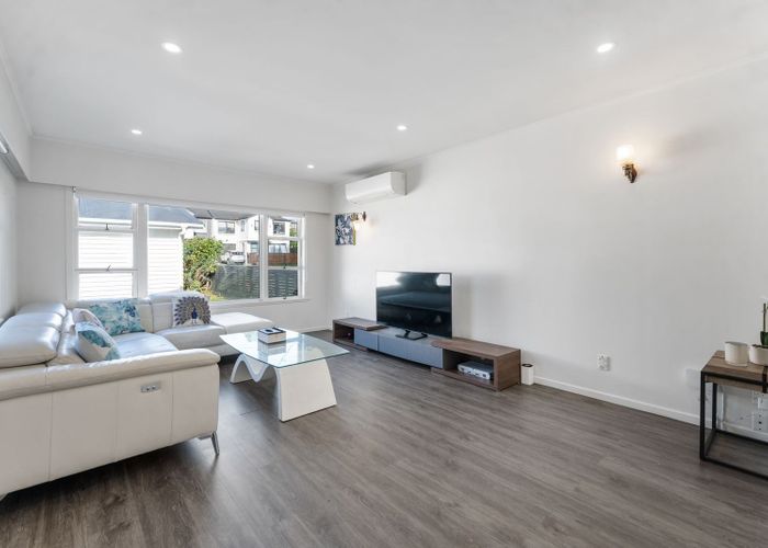  at 8 Becroft Drive, Forrest Hill, Auckland