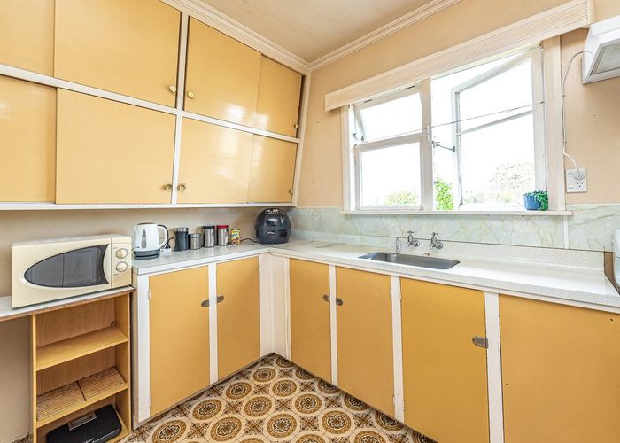  at 4 Tongariro Street, Castlecliff, Whanganui