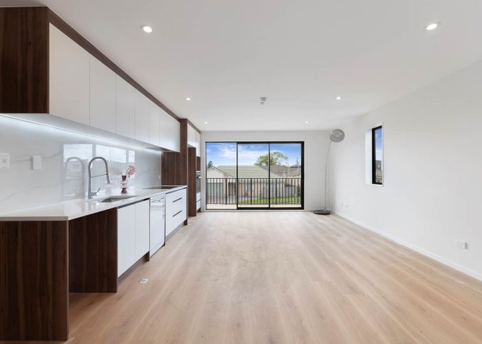  at 1/8 Baird Street, Howick, Manukau City, Auckland