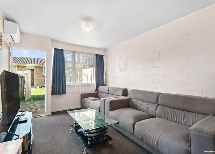  at 2/14 Pratt Street, Papakura, Papakura, Auckland