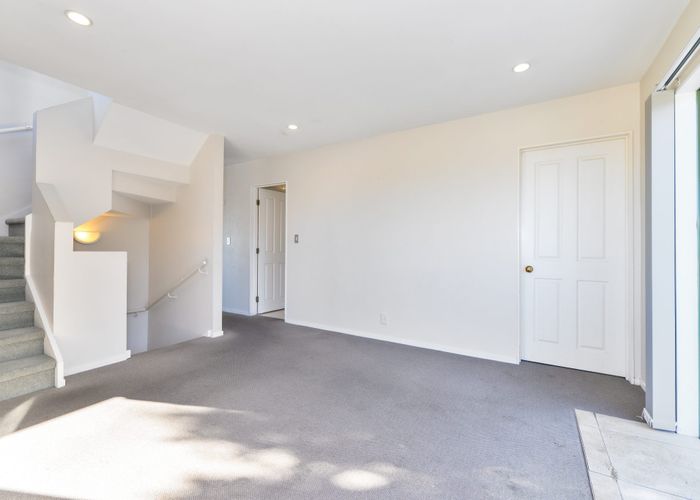  at 1 Highgrove Lane, Totara Vale, North Shore City, Auckland