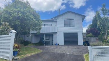  at 4 Mira Place, Windsor Park, Auckland