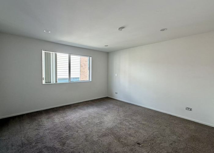  at 12 Wallen Road, Flat Bush, Manukau City, Auckland