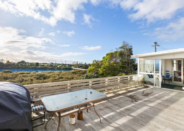  at 22 Cracroft Street, Otahuhu, Auckland