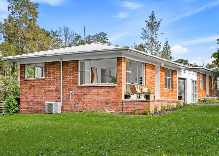  at 2/19 Bentley Avenue, Glenfield, North Shore City, Auckland
