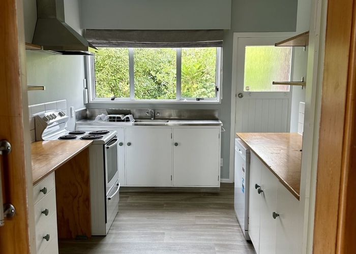  at 8 Tahi Road, Paraparaumu Beach, Kapiti Coast, Wellington