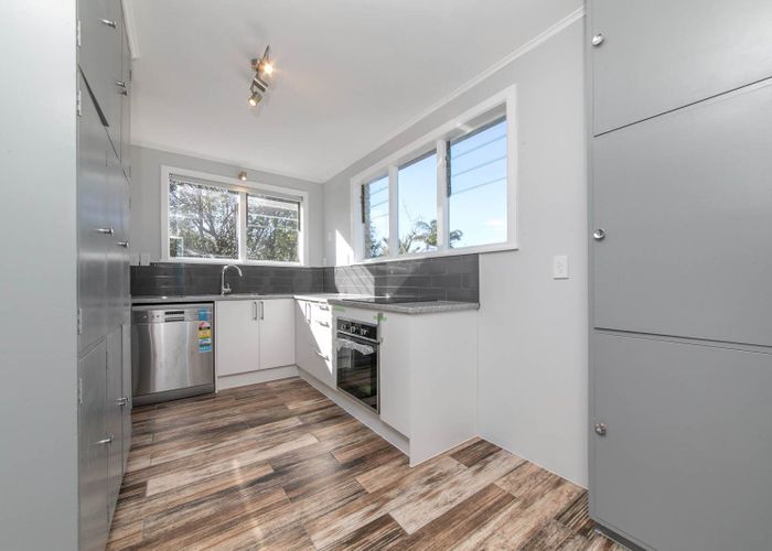  at 27 Highland Avenue, Titirangi, Waitakere City, Auckland