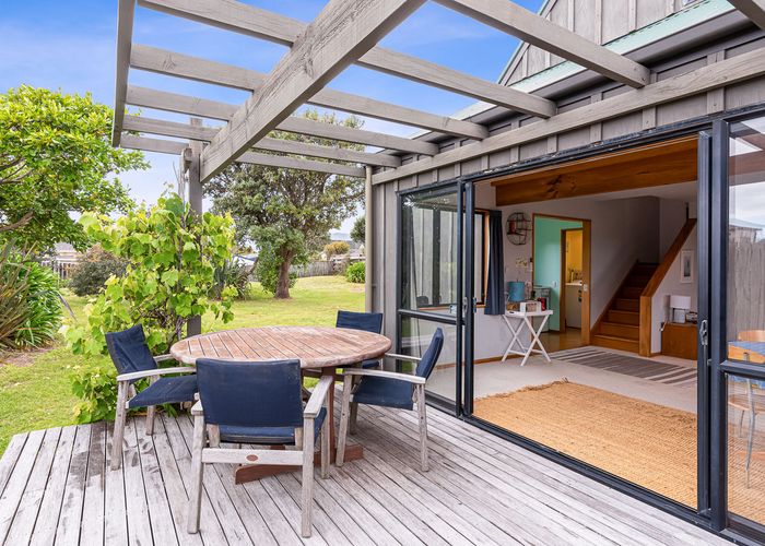 at 9 Eruini Street, Waikanae Beach, Waikanae