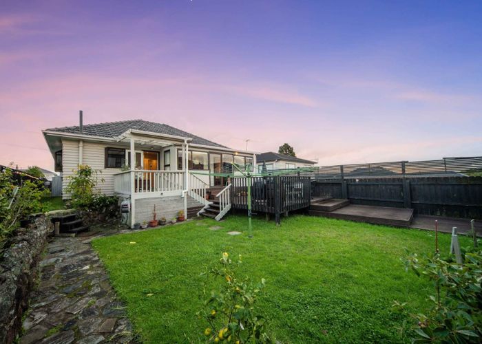  at 7 Netherlands Avenue, Kelston, Auckland