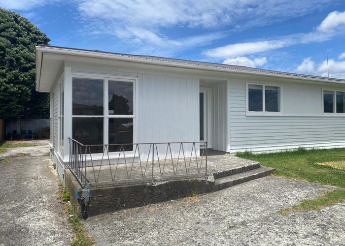  at 11 Glen Norman Ave, Henderson, Waitakere City, Auckland