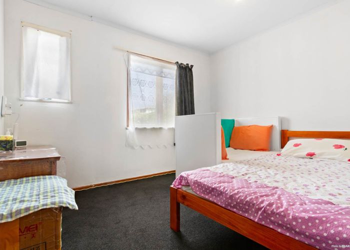 at 1/70 Pomaria Road, Henderson, Auckland