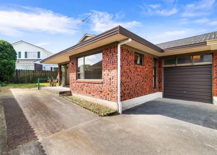  at 2/162 Prince Regent Drive, Farm Cove, Manukau City, Auckland