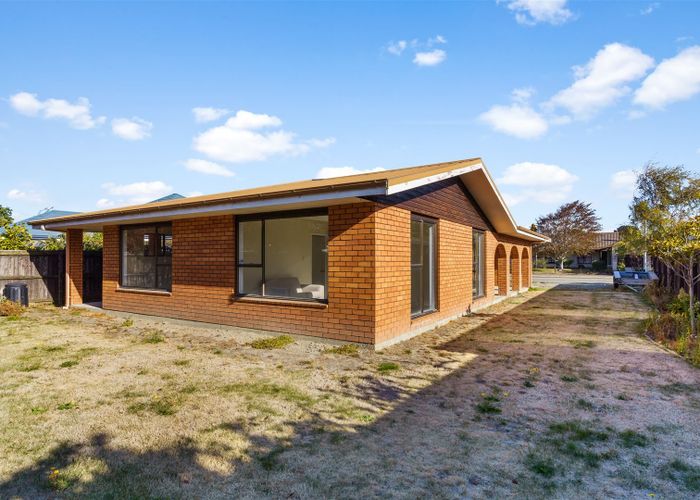  at 7 Broadhaven Avenue, Parklands, Christchurch