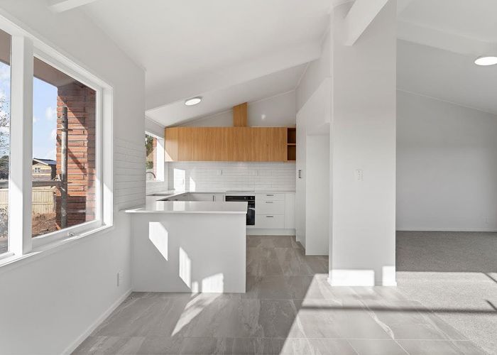  at 15 Glenmore Road, Sunnyhills, Manukau City, Auckland