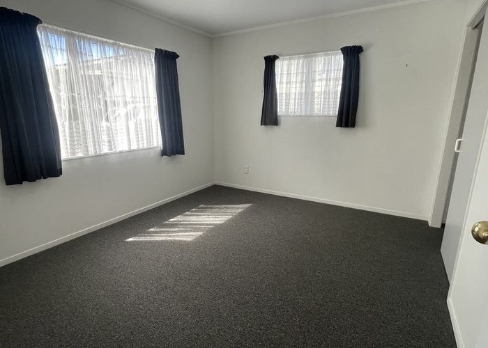  at 19 Arlette Place, Massey, Auckland