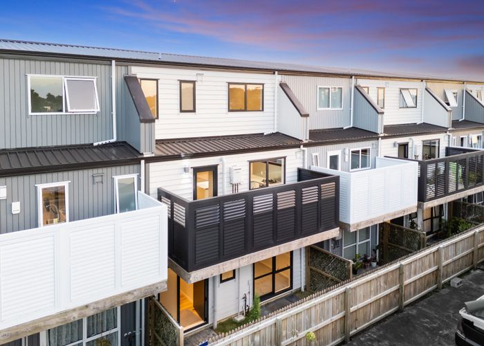  at 2/273 Mt Albert Road, Sandringham, Auckland City, Auckland