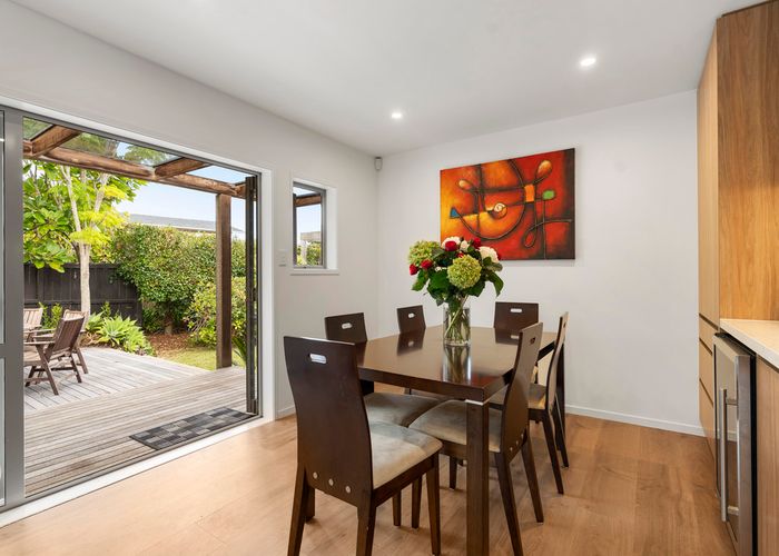  at 121 Gowing Drive, Meadowbank, Auckland