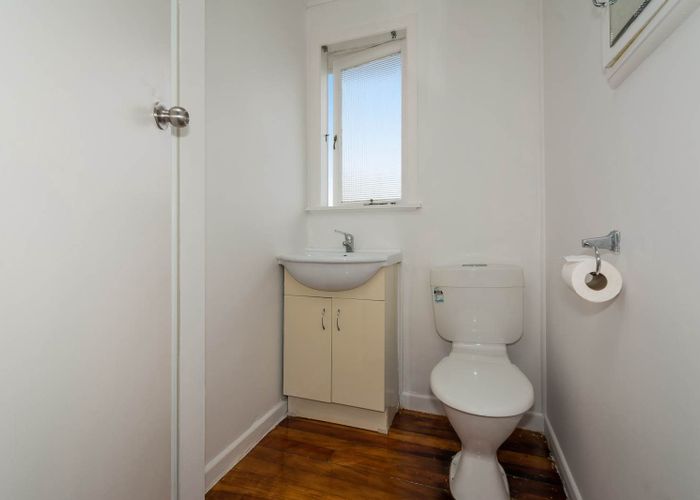  at 146 Forrest Hill Road, Forrest Hill, North Shore City, Auckland