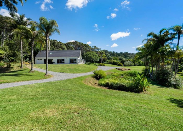 For sale 105 Grassmere Road, Henderson Valley, Auckland homes.co.nz