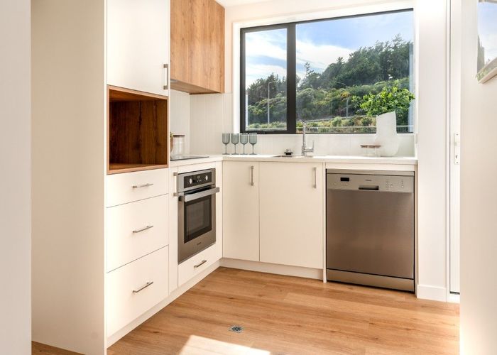  at 92 Ara Paiwhenua, Tawa, Wellington, Wellington