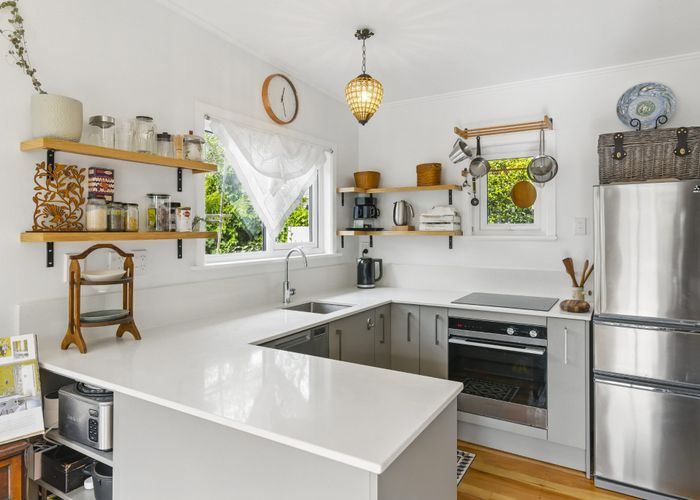  at 1/52 Matatua Road, Raumati Beach, Kapiti Coast, Wellington