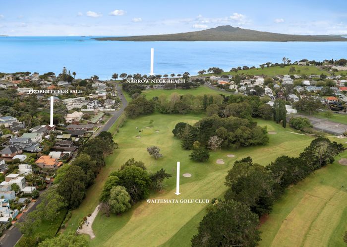  at 2/26 Seabreeze Road, Narrow Neck, Auckland