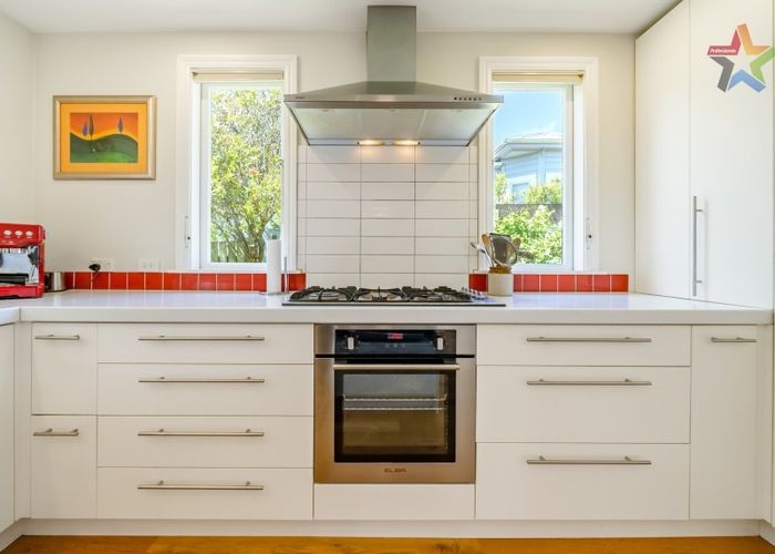  at 9 Puriri Street, Eastbourne, Lower Hutt