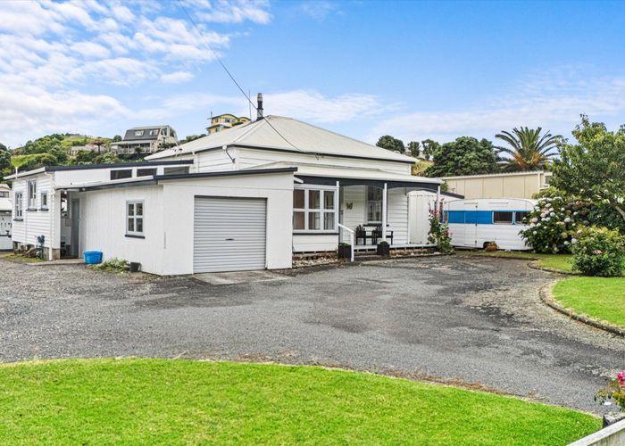  at 10 North Street, Mokau, New Plymouth, Taranaki