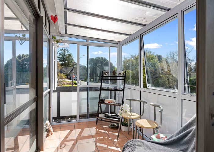  at 10 Oak Avenue, Paremata, Porirua