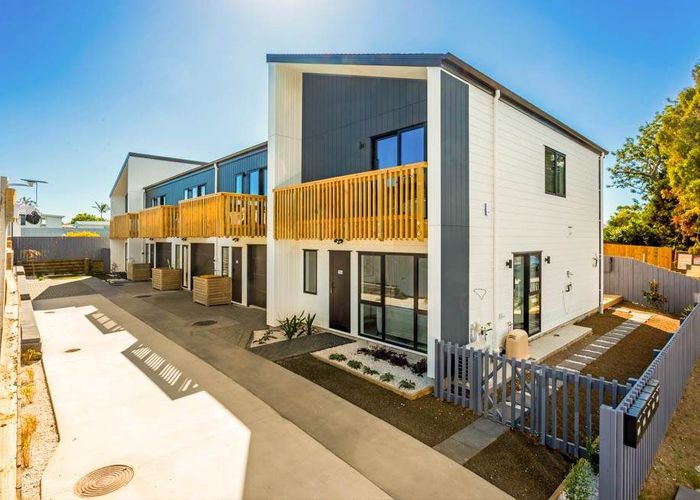  at 3/13 Normandy Place, Henderson, Waitakere City, Auckland