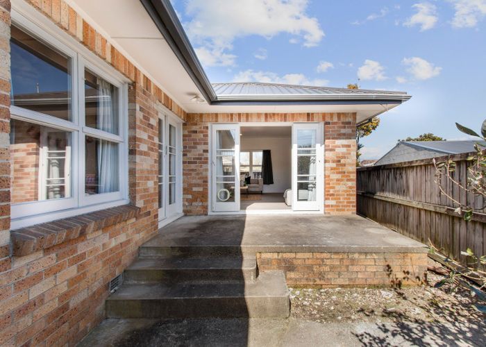  at 21 Charles Crescent, Beerescourt, Hamilton