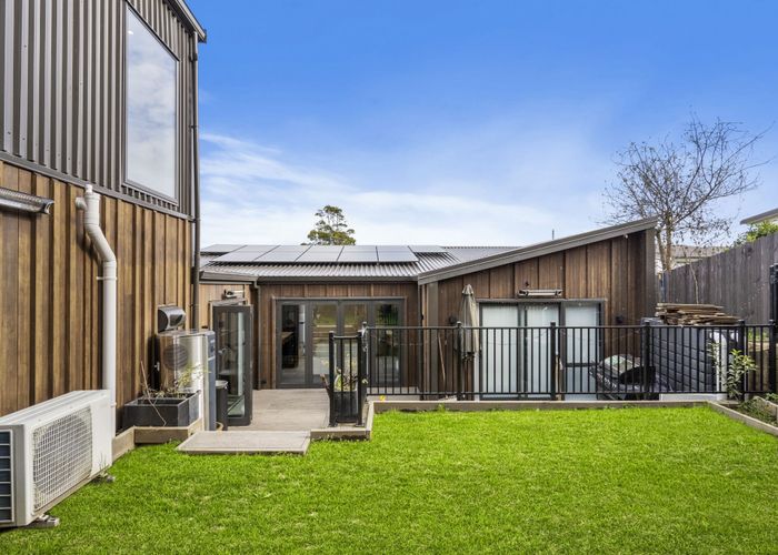  at 25B Deverell Place, Northcross, Auckland