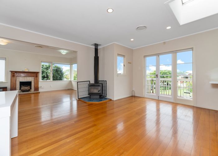  at 21 James Evans Drive, Northcote, North Shore City, Auckland