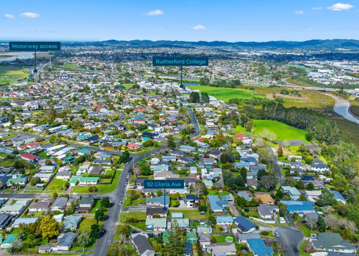  at 92 Gloria Avenue, Te Atatu Peninsula, Auckland