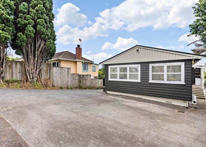  at 559 Glenfield Road, Glenfield, North Shore City, Auckland