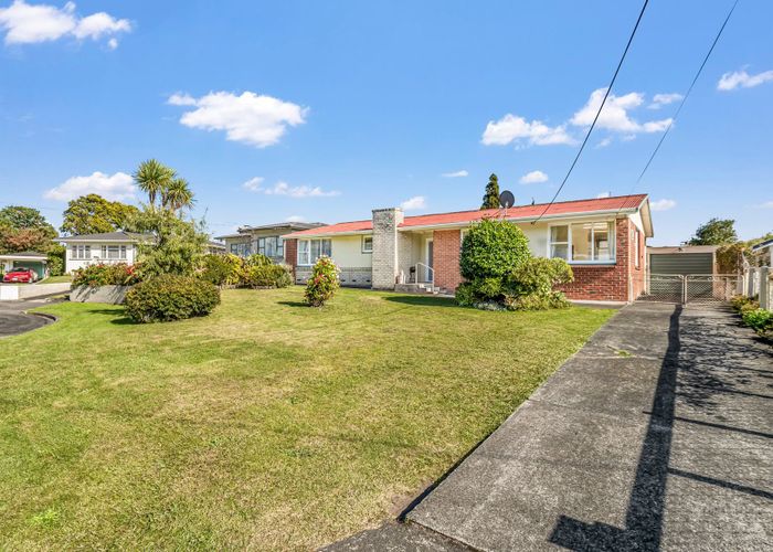  at 4 Glandwr Crescent, Whanganui East, Whanganui, Manawatu / Whanganui
