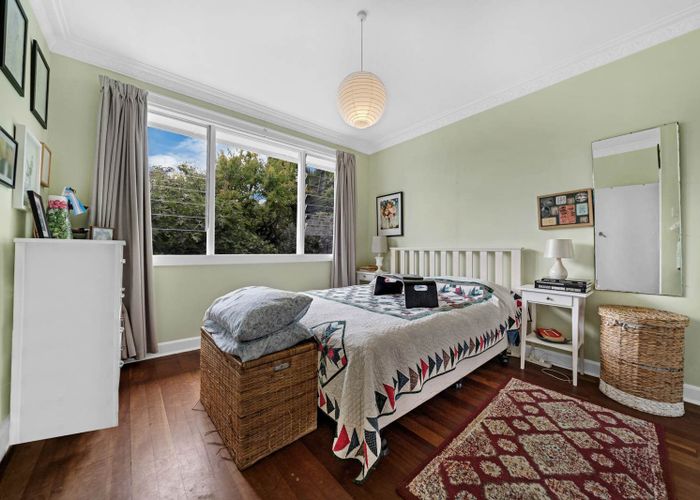  at 32 Derwent Crescent, Titirangi, Waitakere City, Auckland