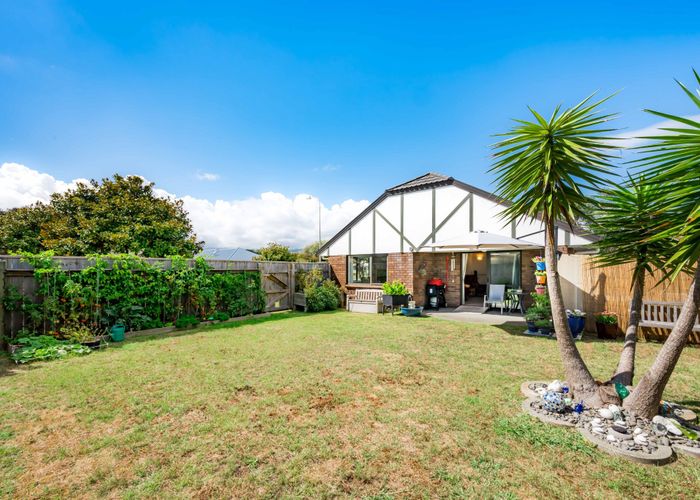  at 52 Campion Road, Waikanae Beach, Waikanae