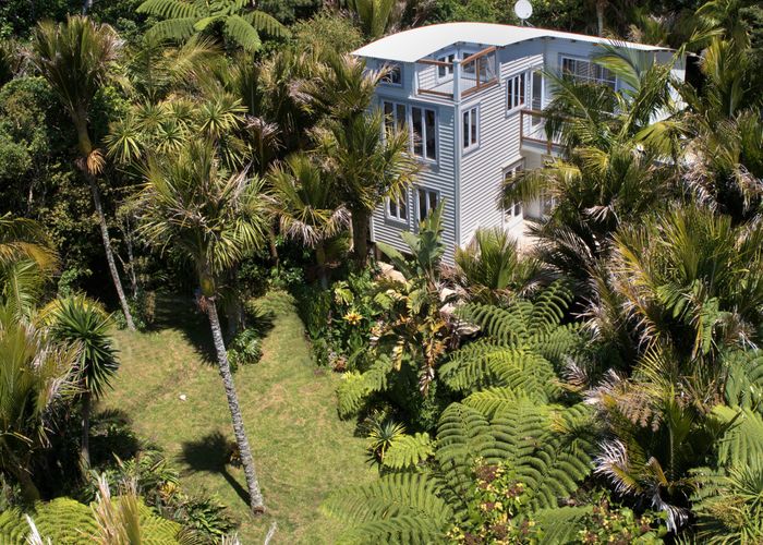  at 17 Rayner Road, Piha, Waitakere City, Auckland